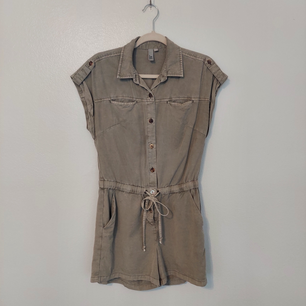 Kut from the Kloth Cindy Olive Green Button-Down Short Romper Size Small